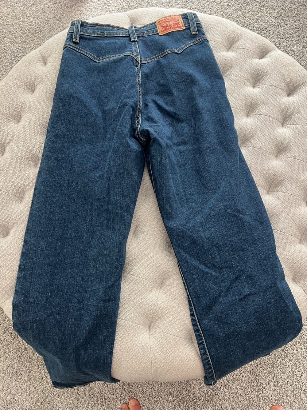 EUC Levi’s Ribcage Rivet Jeans 25 - Picture 5 of 5